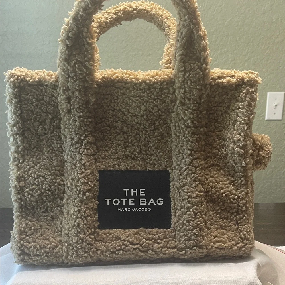 Marc Jacobs Tan Tote Bag - Picture 1 of 8